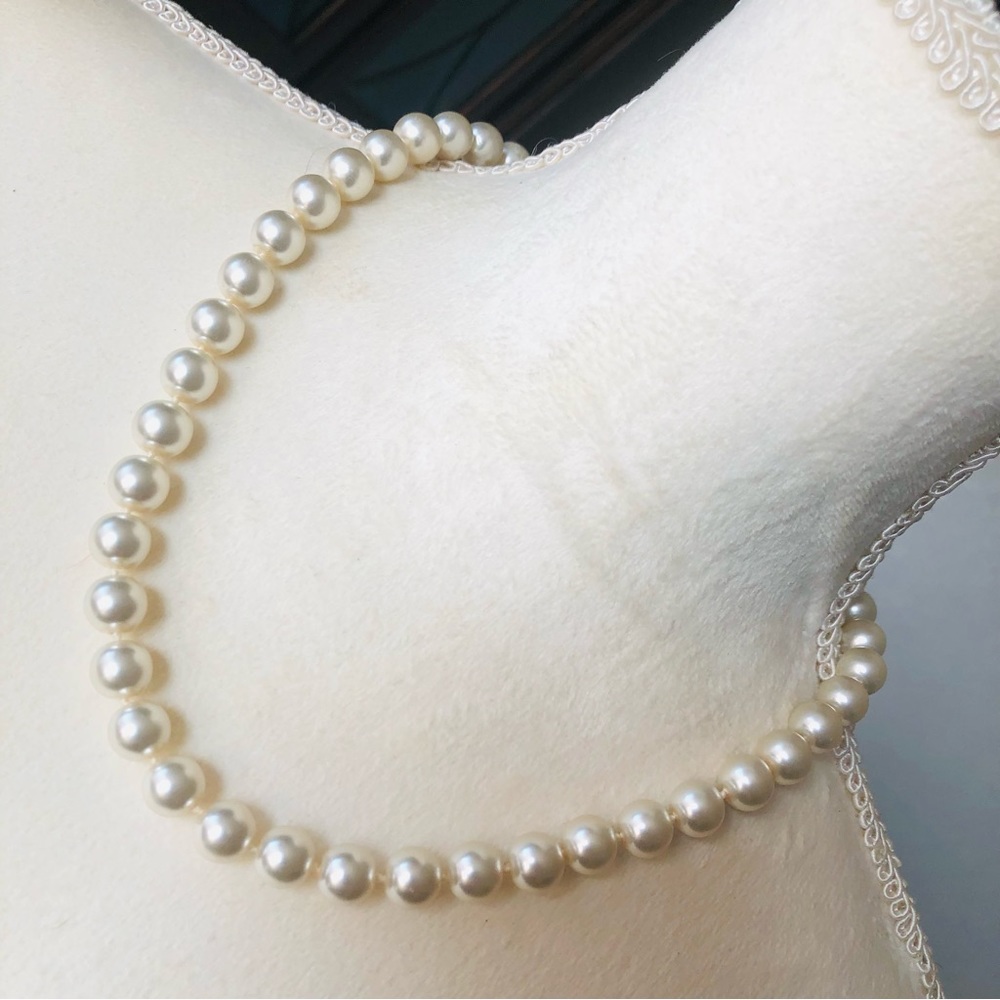 Vintage cream heavy knotted glass pearl necklace
